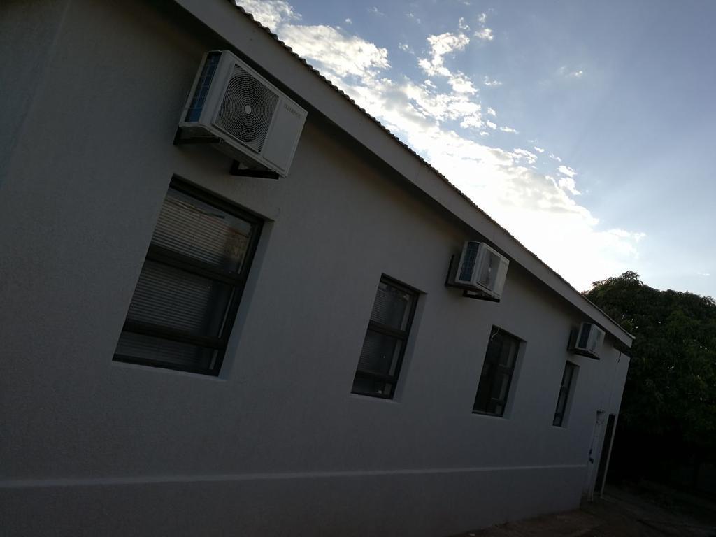Tsumeb Guesthouse Kamho Экстерьер фото