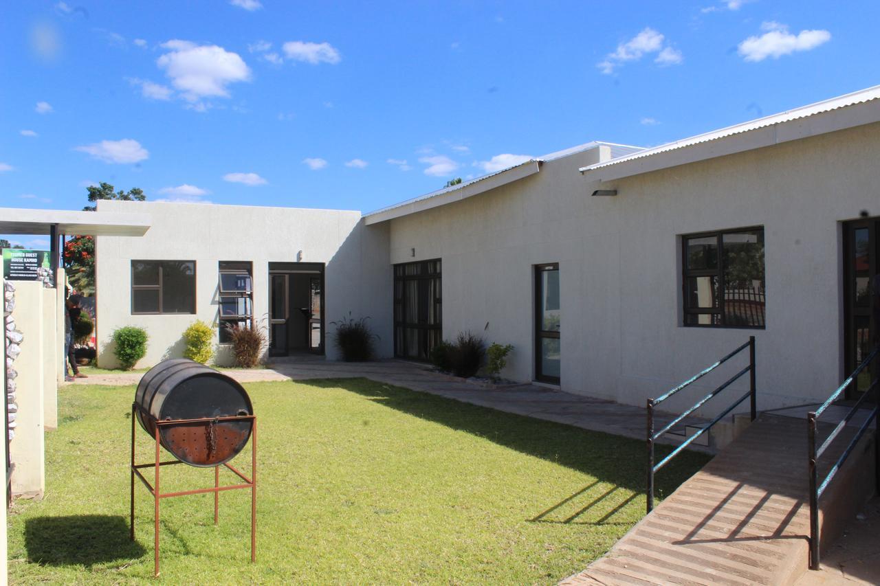 Tsumeb Guesthouse Kamho Экстерьер фото
